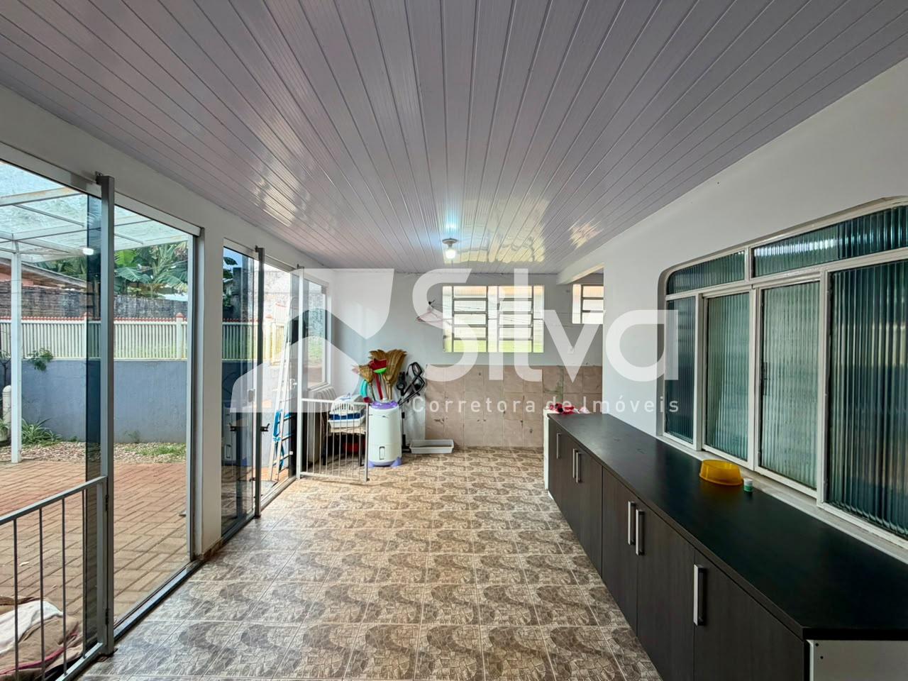 Casa venda localizada no Bairro das Torres, Dois Vizinhos-PR.