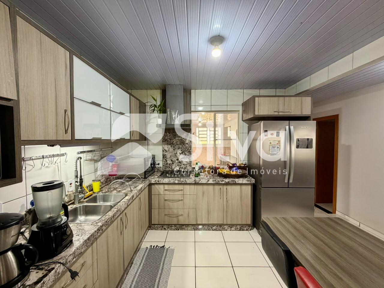 Casa venda localizada no Bairro das Torres, Dois Vizinhos-PR.