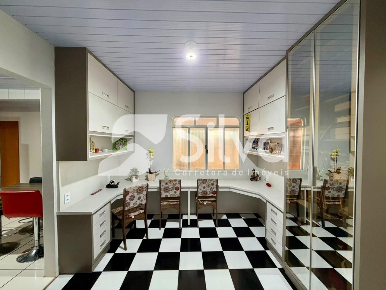 Casa venda localizada no Bairro das Torres, Dois Vizinhos-PR.