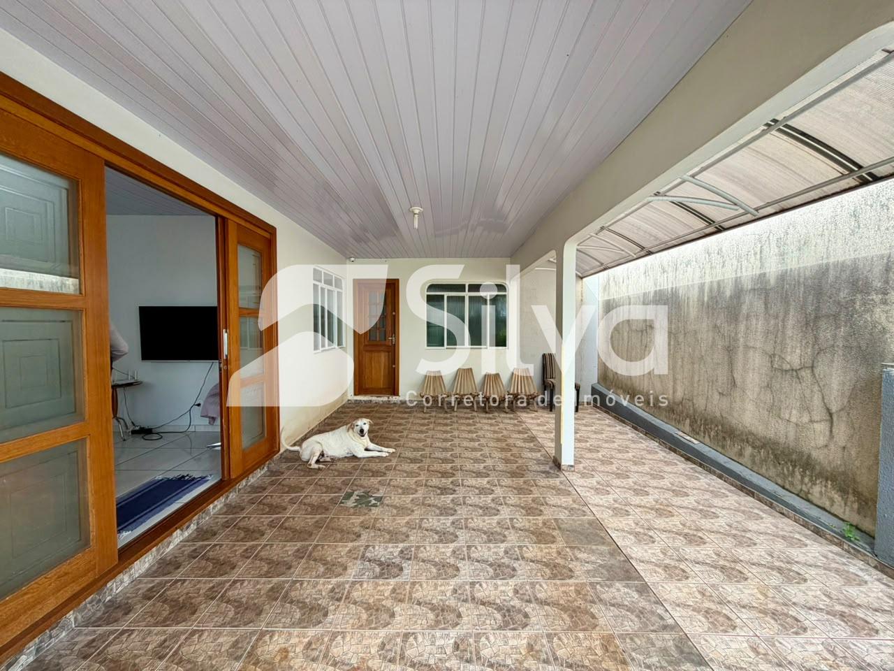 Casa à venda localizada no Bairro das Torres, Dois Vizinhos-PR.