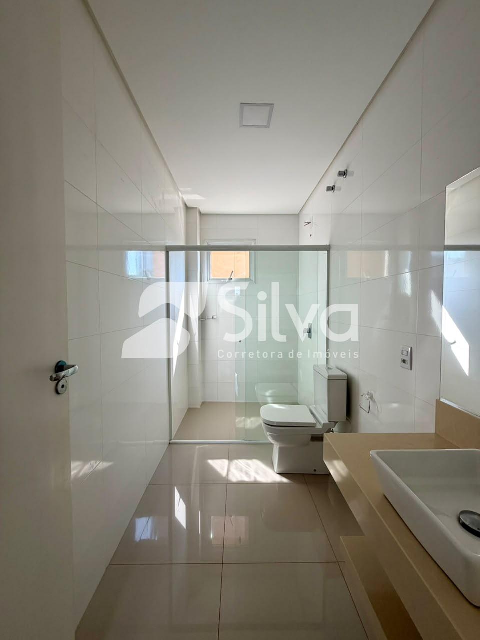 Apartamento para locao com 01 sute e 02 dormitrios - Centro Norte.