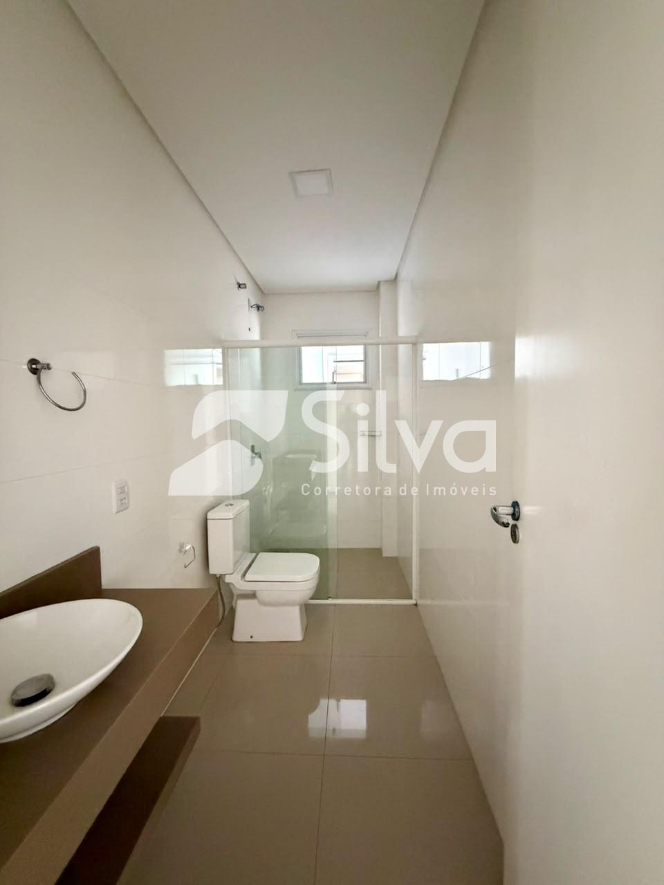 Apartamento para locao com 01 sute e 02 dormitrios - Centro Norte.
