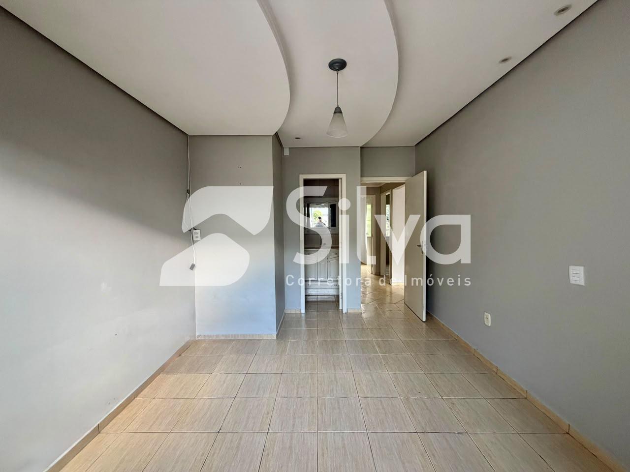 Casa de condomínio para locação com 01 suíte e 02 dormitórios - Centro Sul.