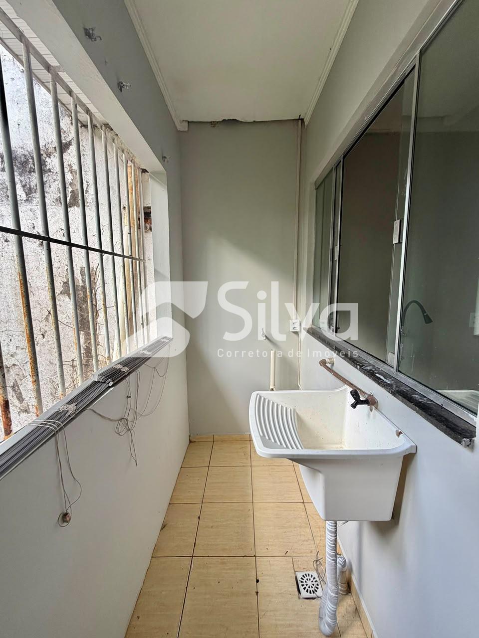 Casa de condomínio para locação com 01 suíte e 02 dormitórios - Centro Sul.