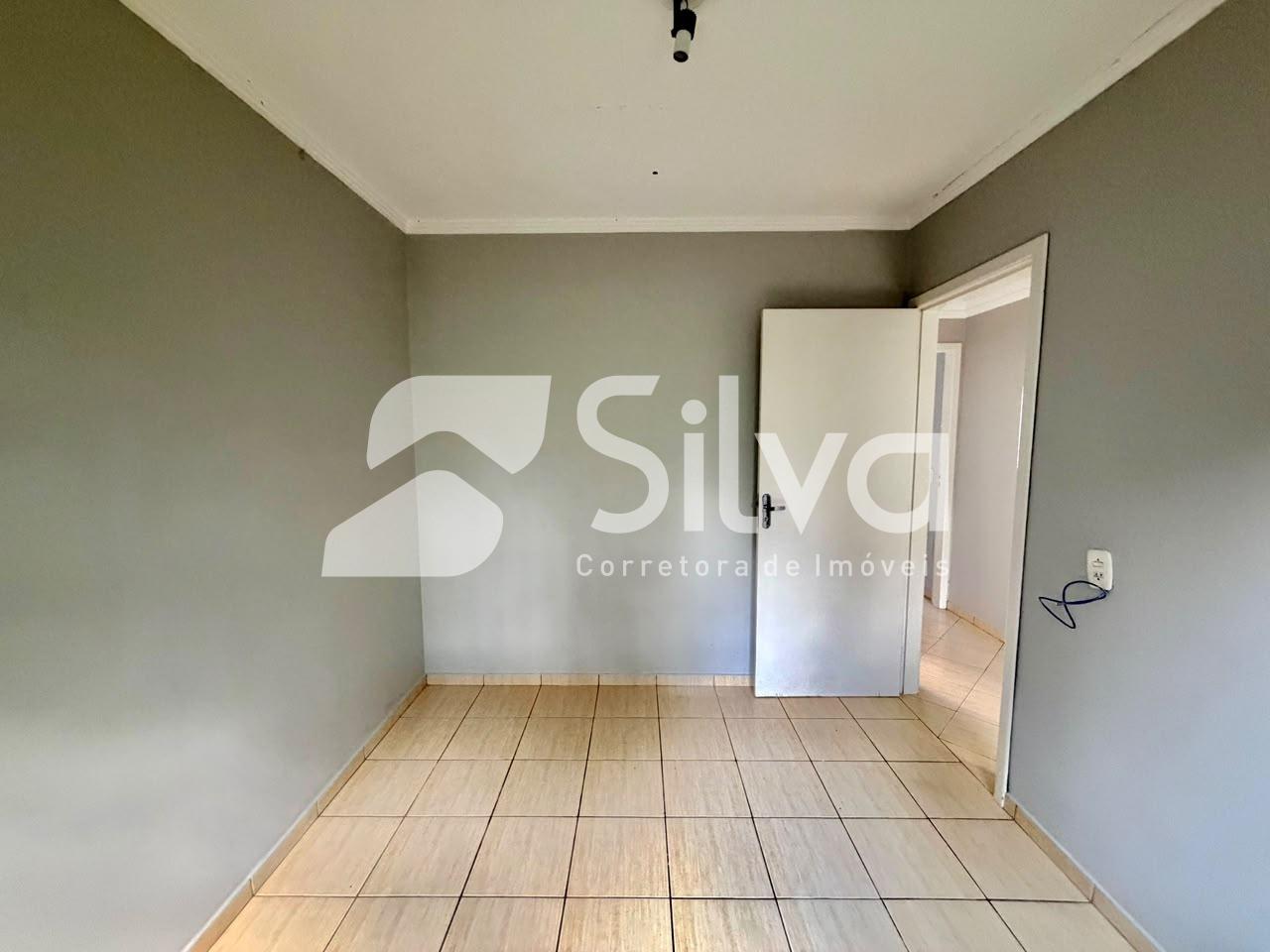 Casa de condomínio para locação com 01 suíte e 02 dormitórios - Centro Sul.