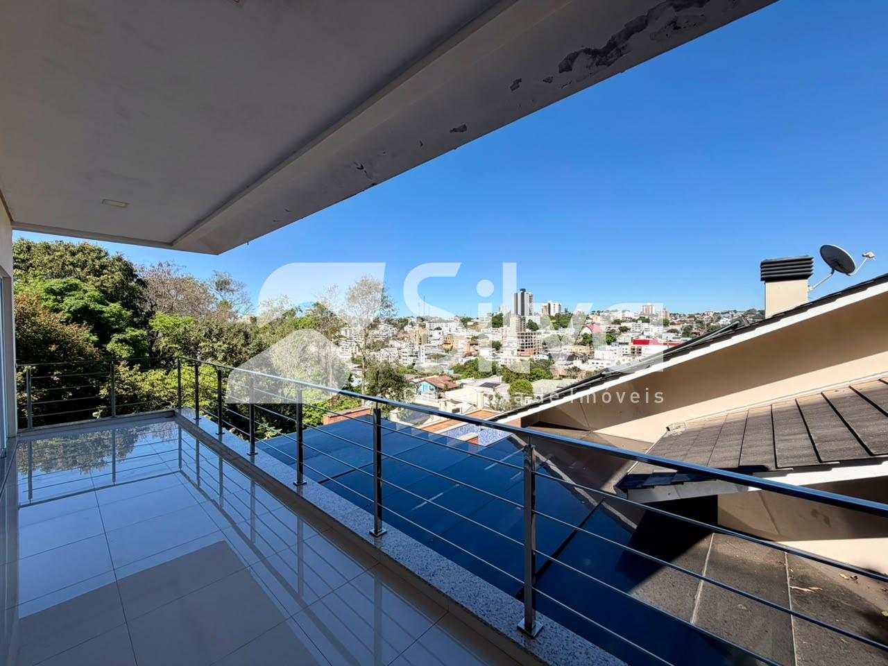 Triplex a venda localizado no Bairro das Torres, Dois Vizinhos - PR.