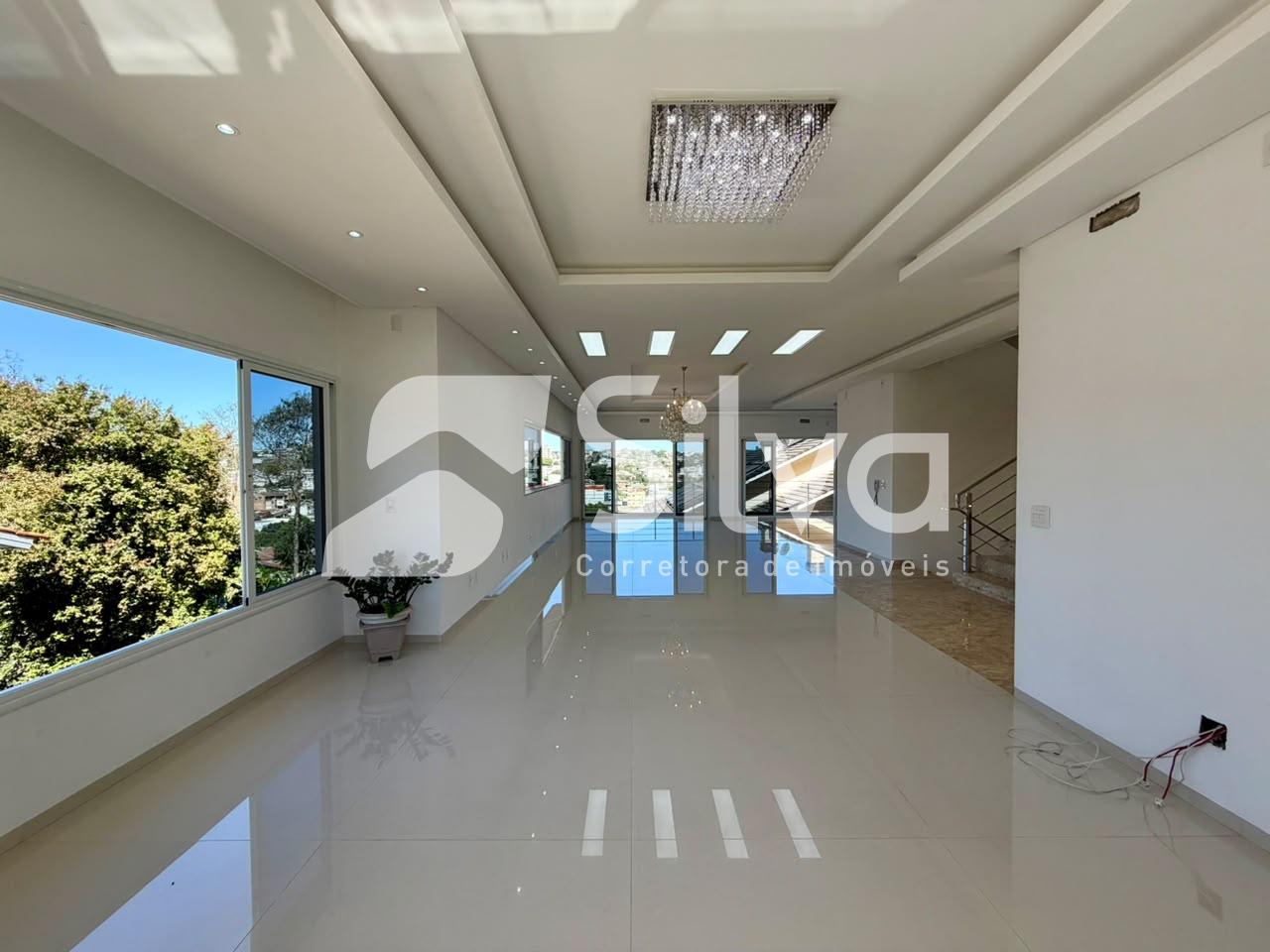 Triplex a venda localizado no Bairro das Torres, Dois Vizinhos - PR.