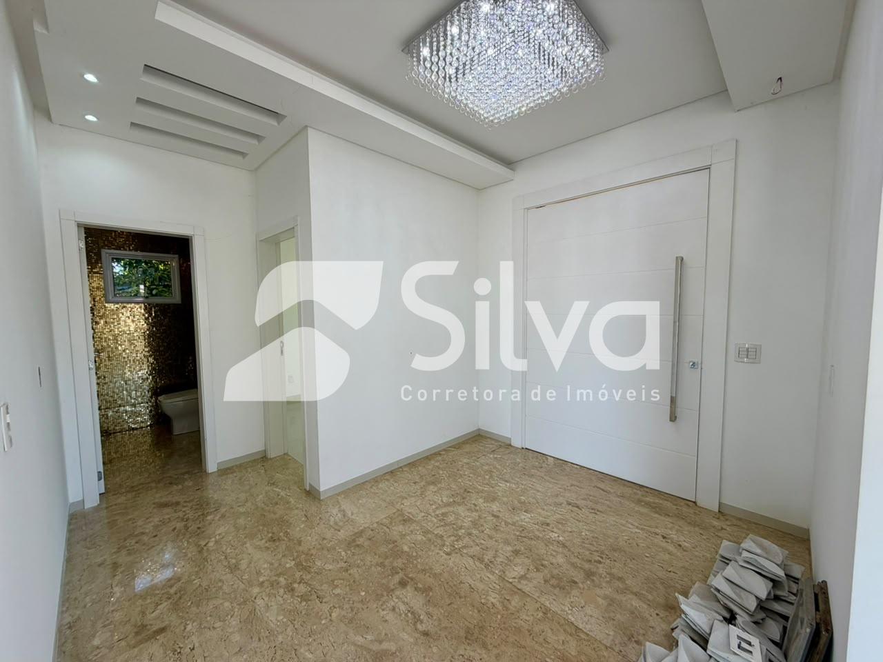 Triplex a venda localizado no Bairro das Torres, Dois Vizinhos - PR.