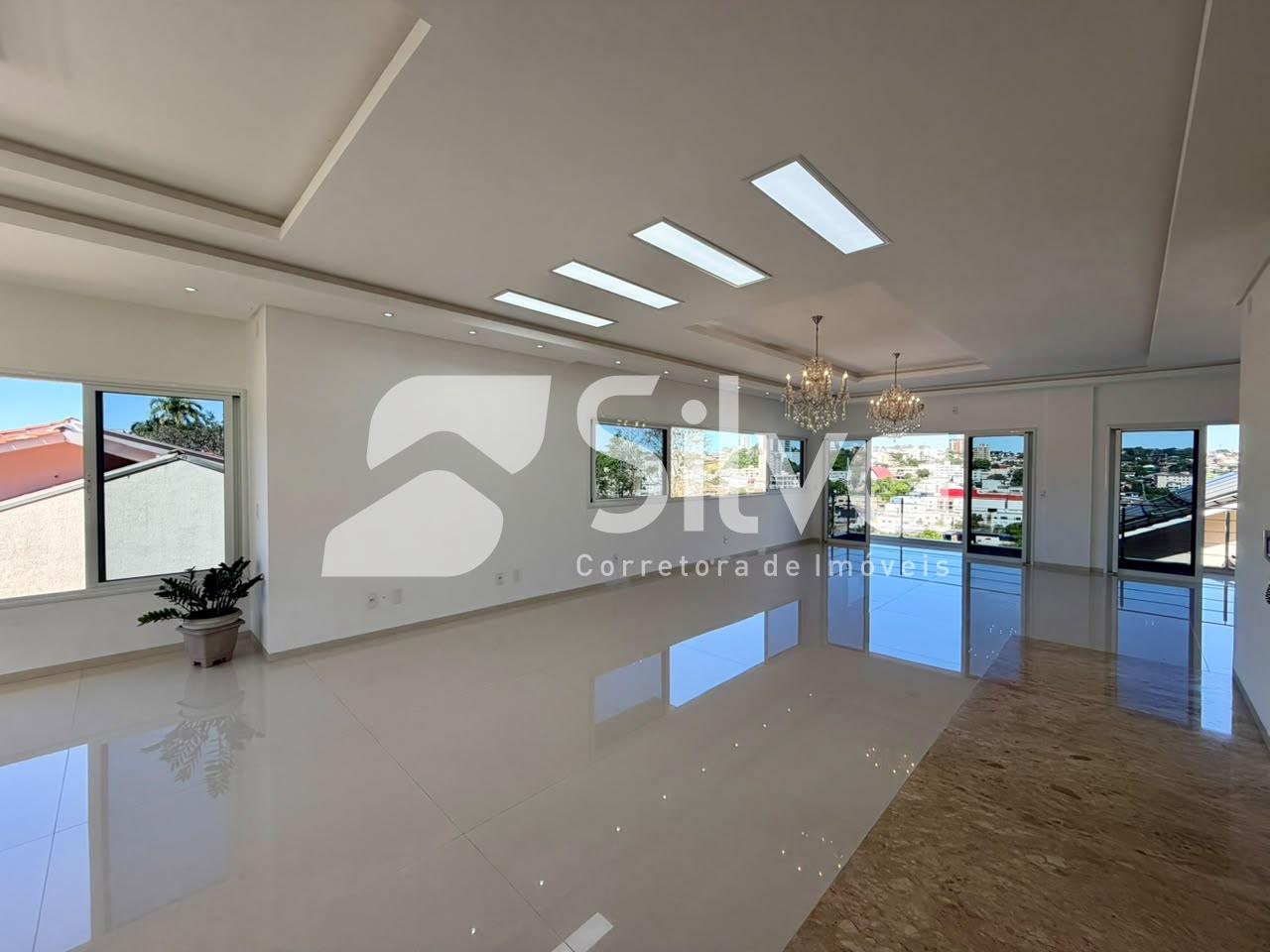 Triplex a venda localizado no Bairro das Torres, Dois Vizinhos - PR.