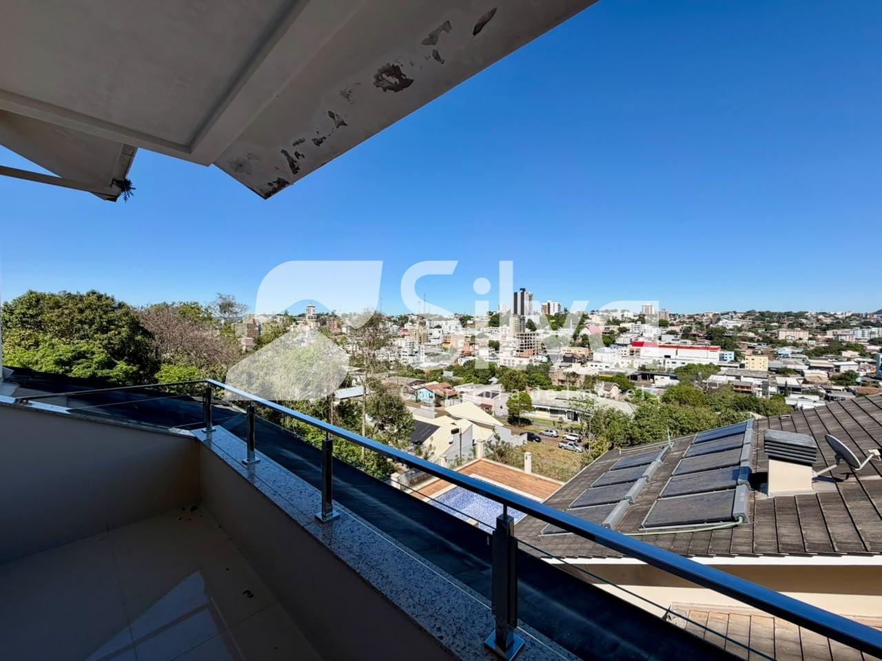 Triplex a venda localizado no Bairro das Torres, Dois Vizinhos - PR.
