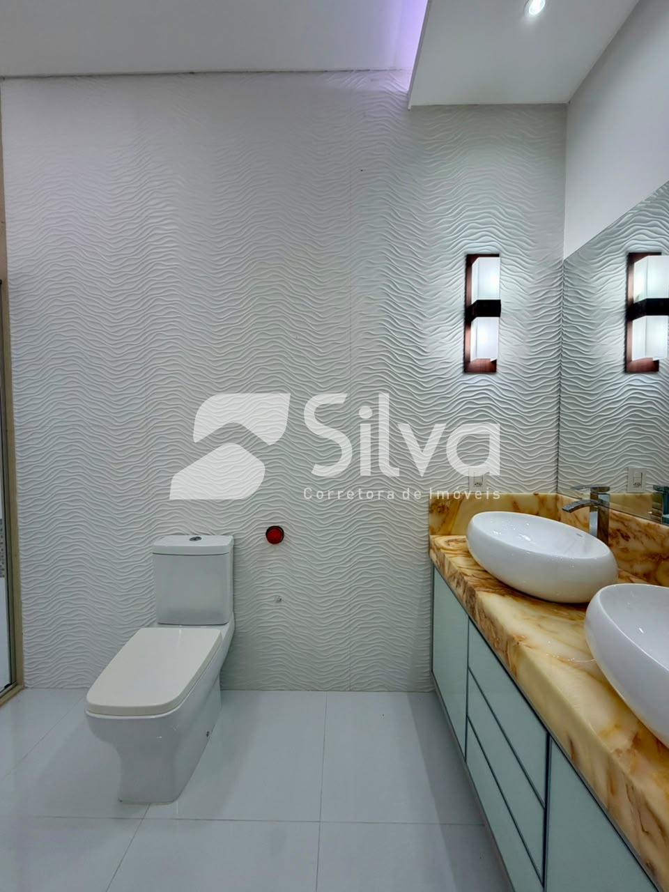 Triplex a venda localizado no Bairro das Torres, Dois Vizinhos - PR.