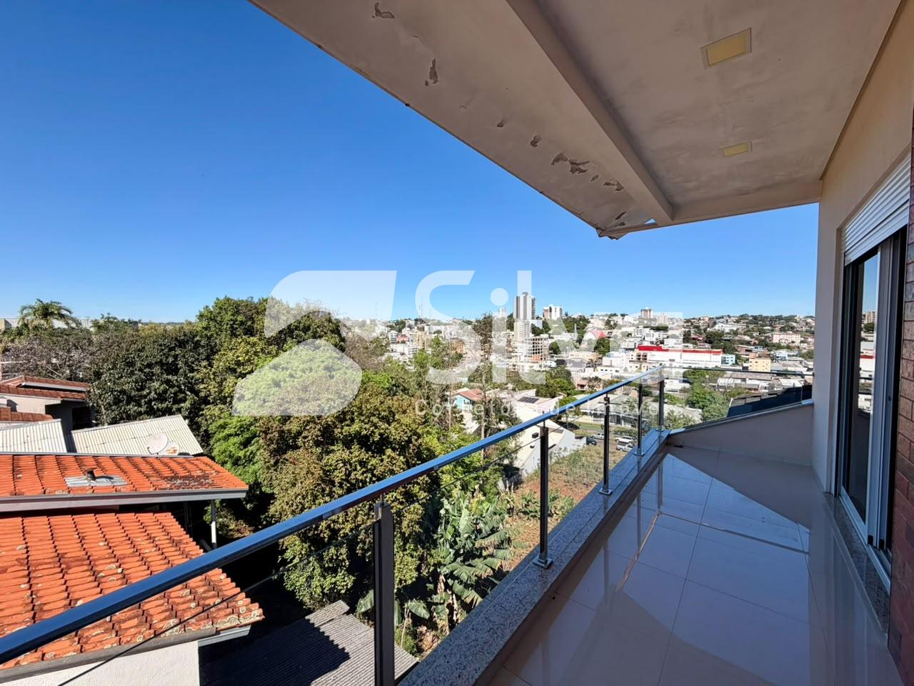 Triplex a venda localizado no Bairro das Torres, Dois Vizinhos - PR.