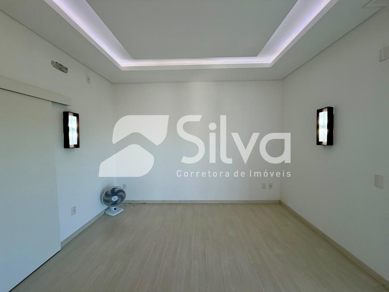 Triplex a venda localizado no Bairro das Torres, Dois Vizinhos - PR.