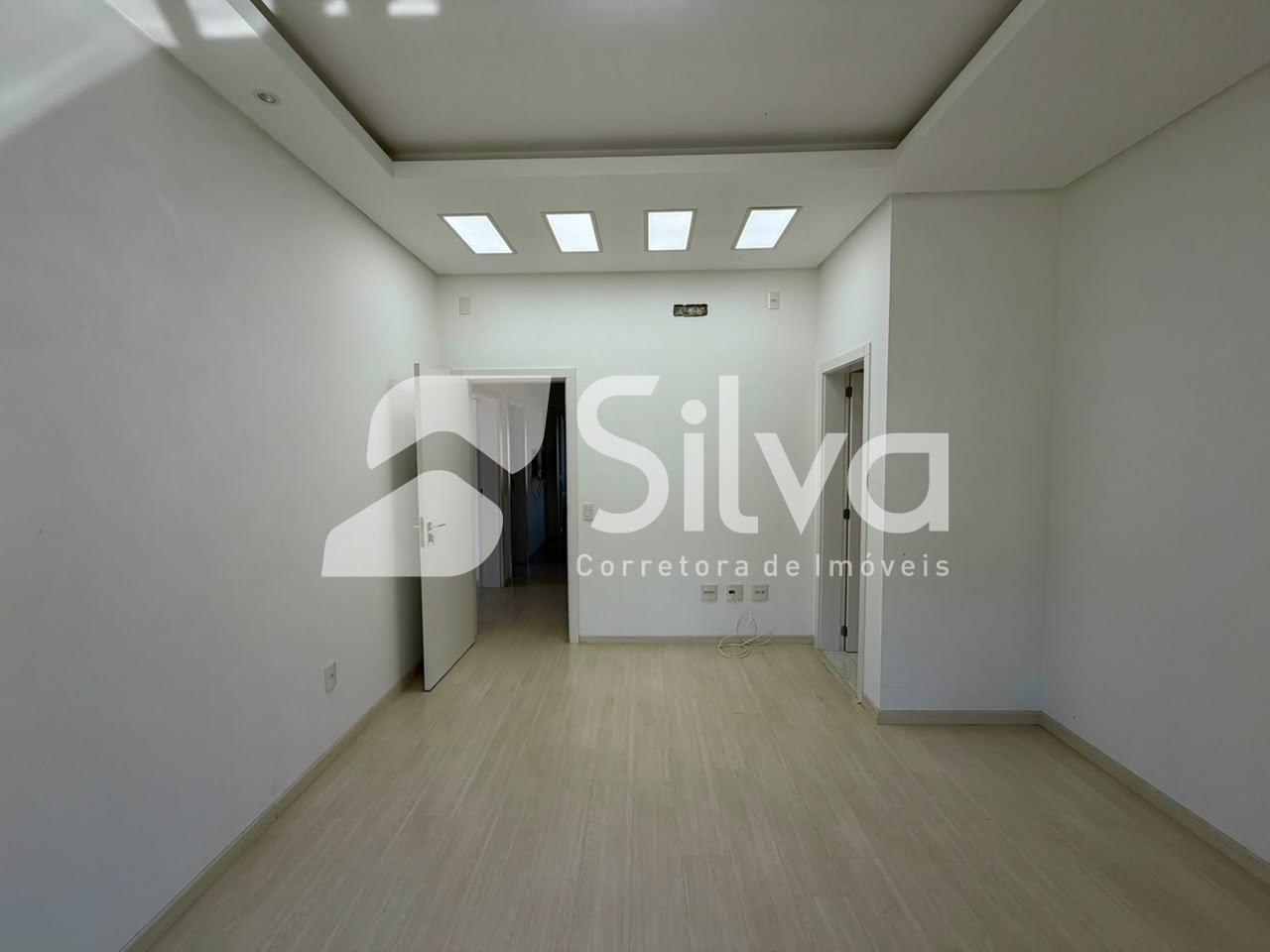 Triplex a venda localizado no Bairro das Torres, Dois Vizinhos - PR.