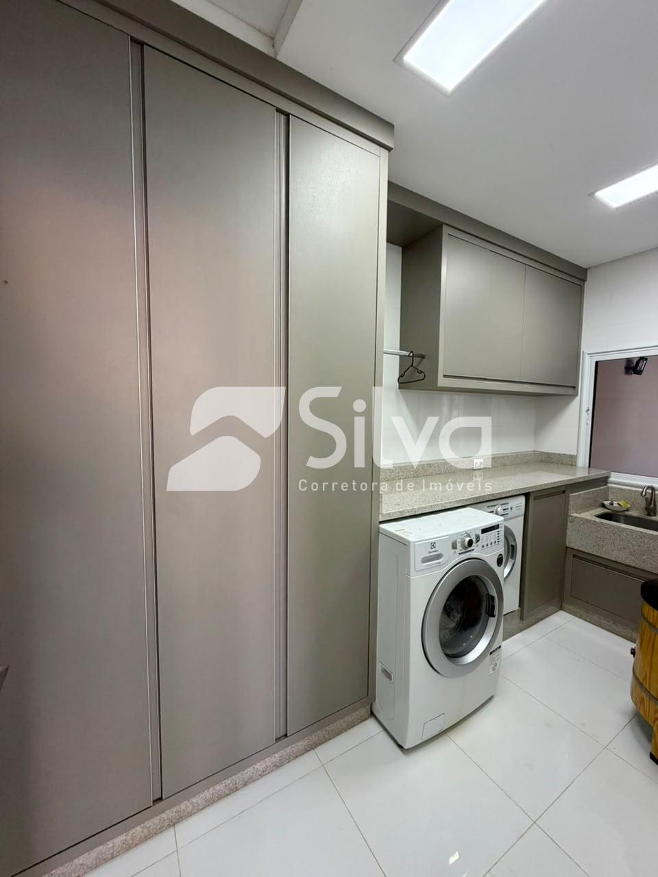 Triplex a venda localizado no Bairro das Torres, Dois Vizinhos - PR.