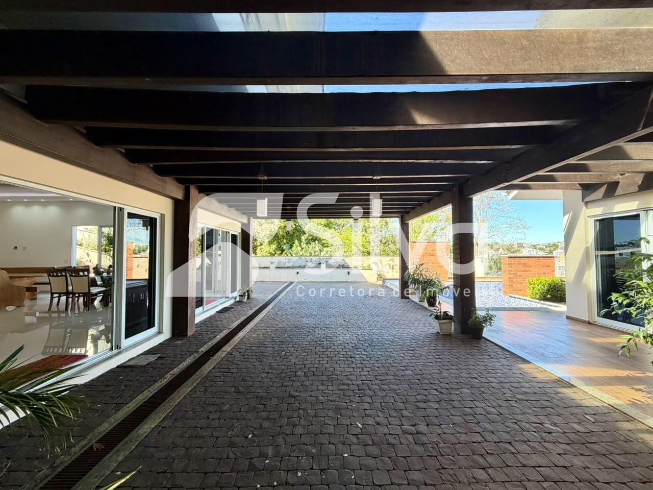Triplex a venda localizado no Bairro das Torres, Dois Vizinhos - PR.