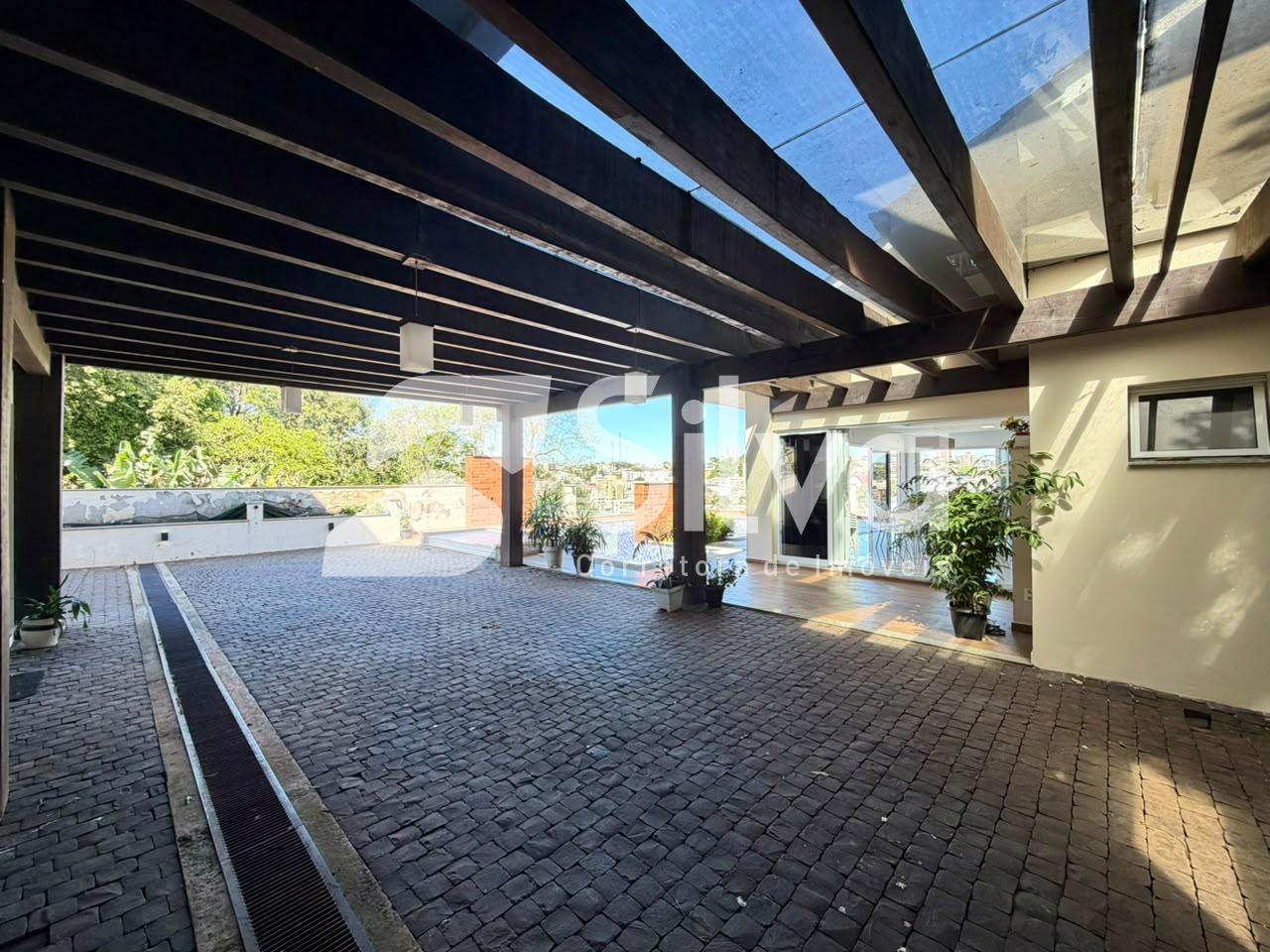 Triplex a venda localizado no Bairro das Torres, Dois Vizinhos - PR.