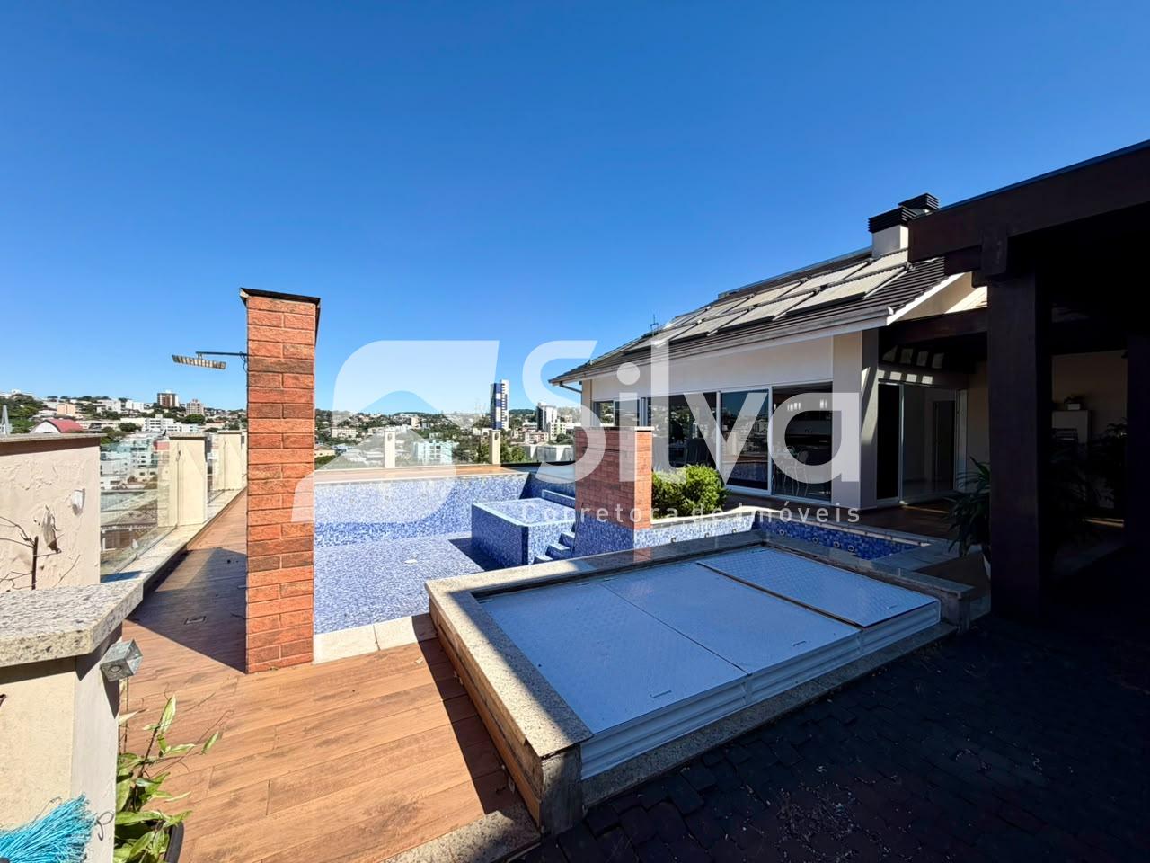 Triplex a venda localizado no Bairro das Torres, Dois Vizinhos - PR.