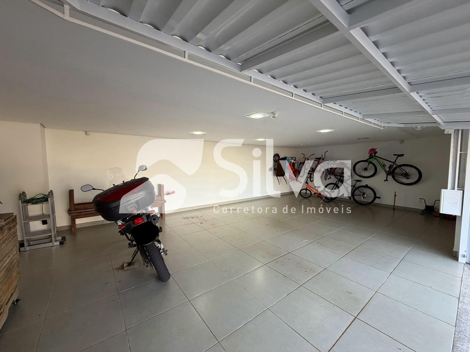 Sobrado venda localizado no Bairro So Francisco de Assis, Dois Vizinhos-PR.