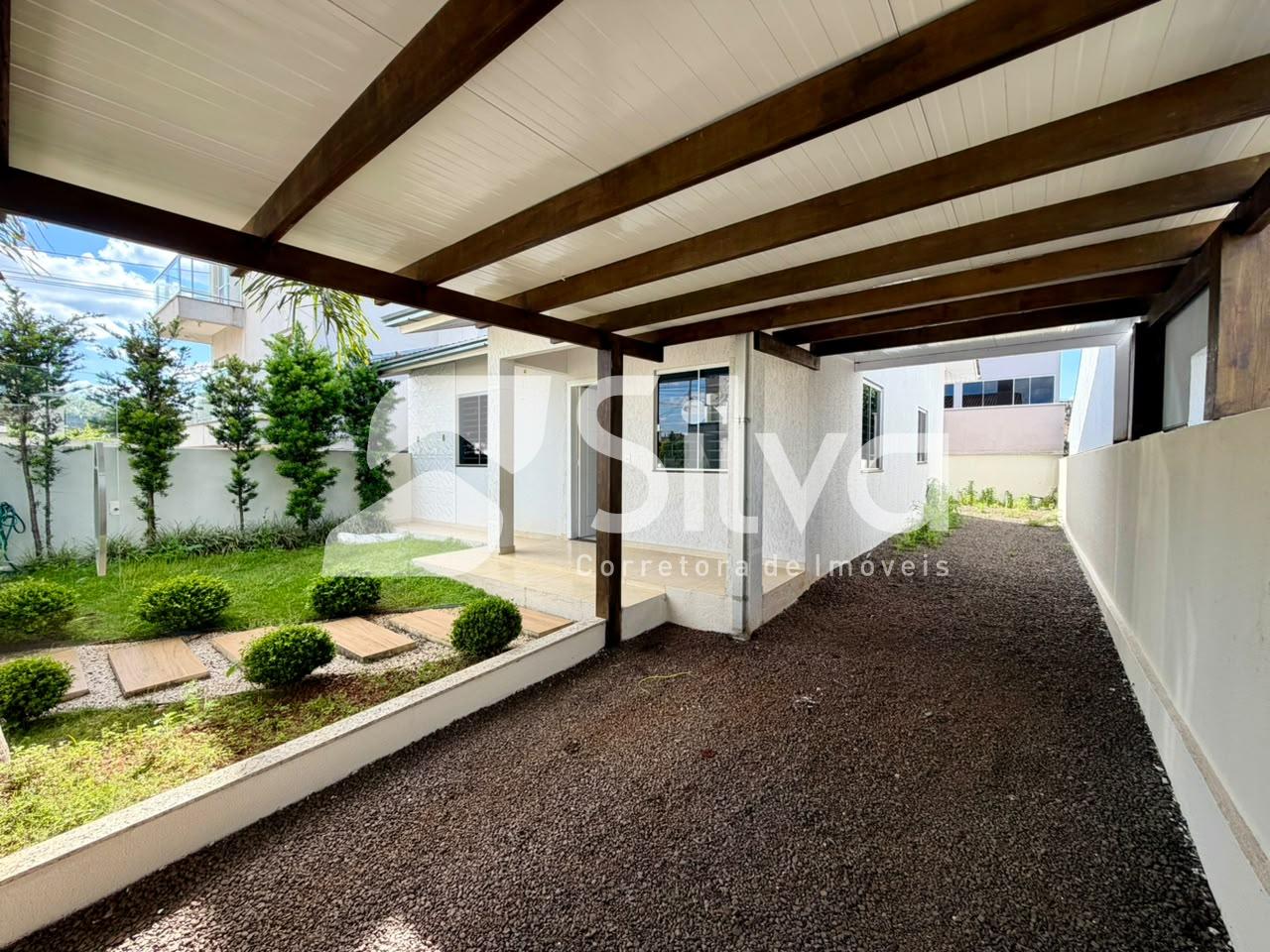 Casa para locação com 02 dormitórios - Bairro Alto da Luz.