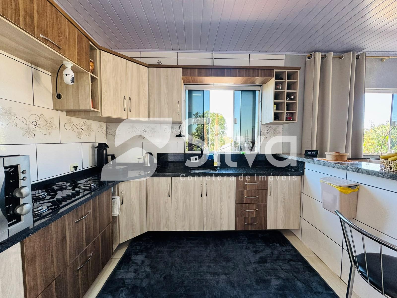Casa à venda localizada no Bairro Jardim da Colina, Dois Vizinhos-PR.