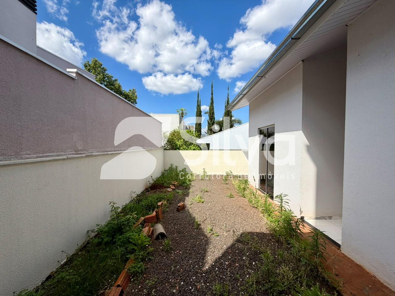 Casa para venda localizada no Loteamento Alto da Luz, Dois Vizinhos-PR.