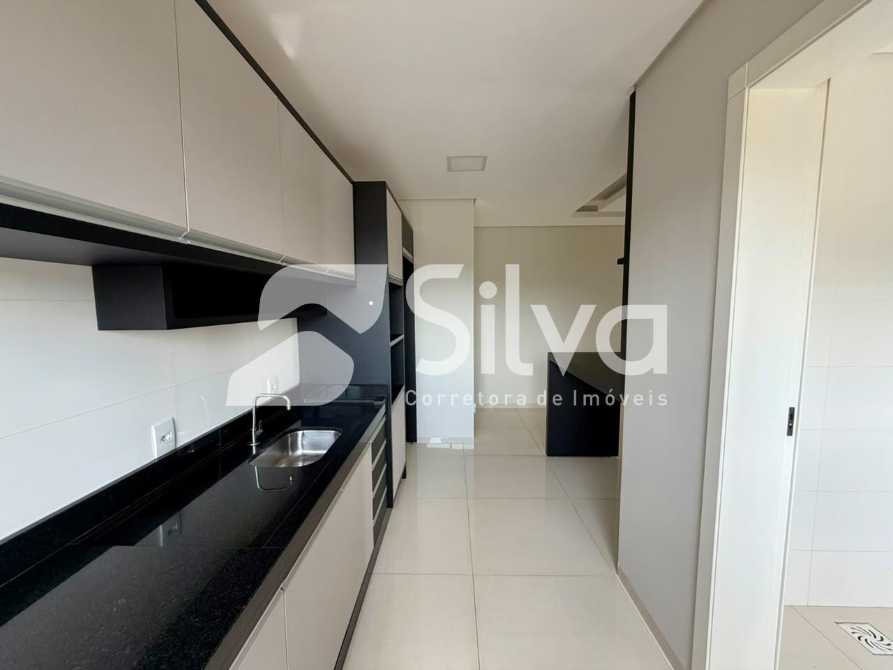 Apartamento para locação com 01 suíte e 02 dormitórios - Centro Norte.