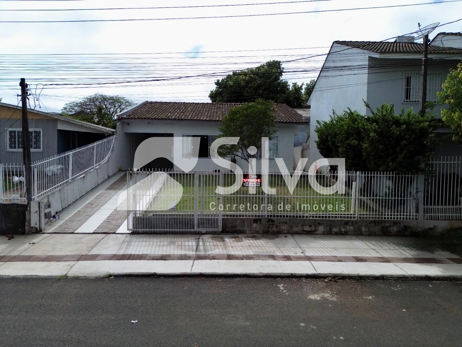 Casa à venda localizada no Bairro das Torres, Dois Vizinhos-PR.