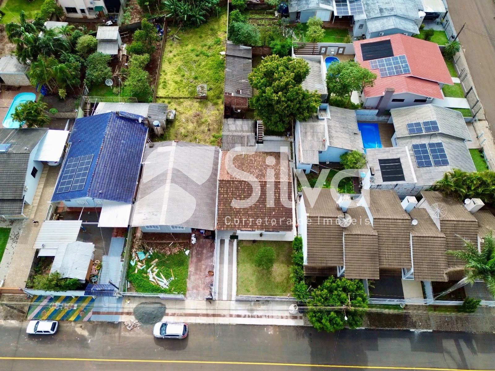 Casa à venda localizada no Bairro das Torres, Dois Vizinhos-PR.
