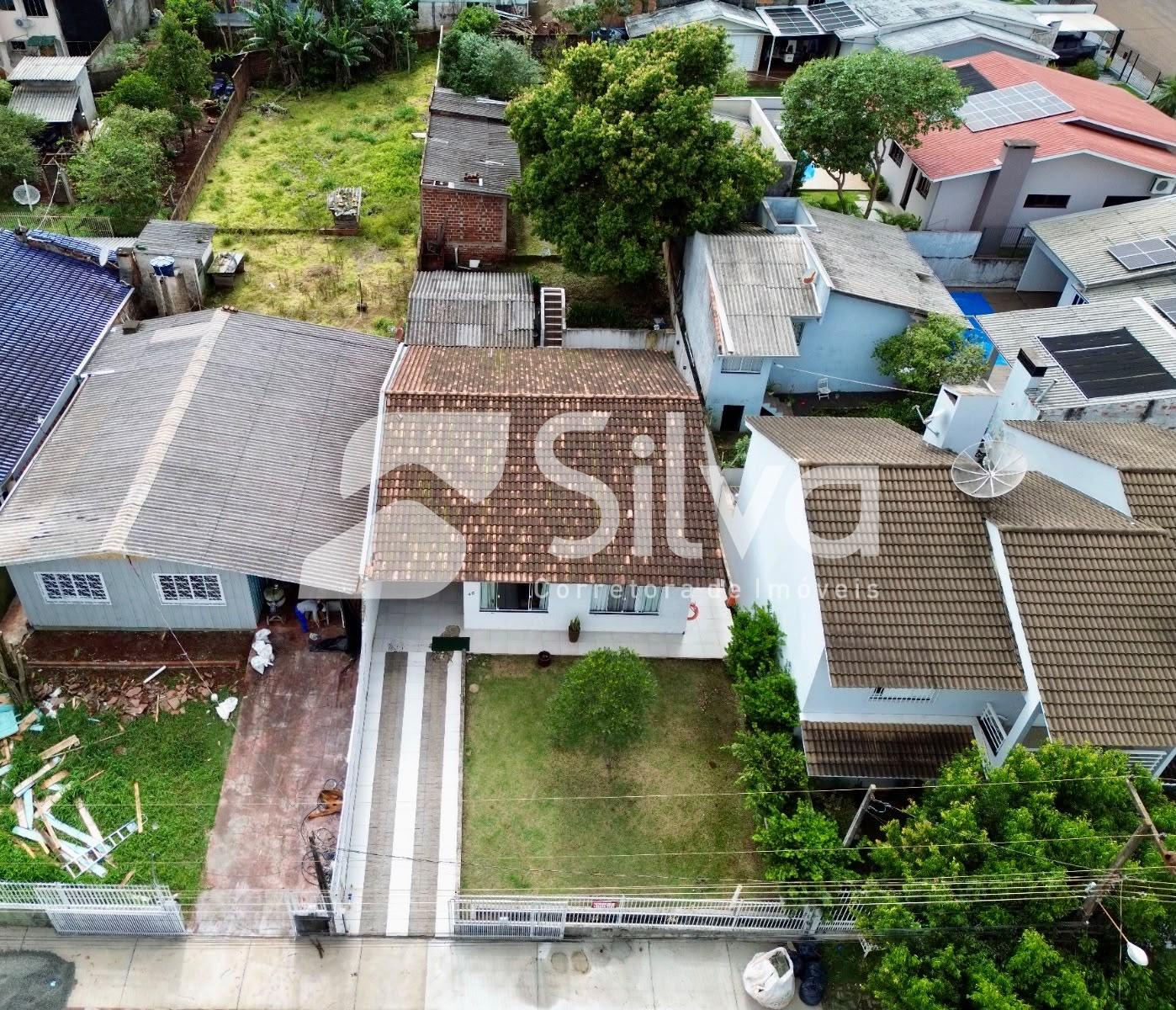 Casa à venda localizada no Bairro das Torres, Dois Vizinhos-PR.