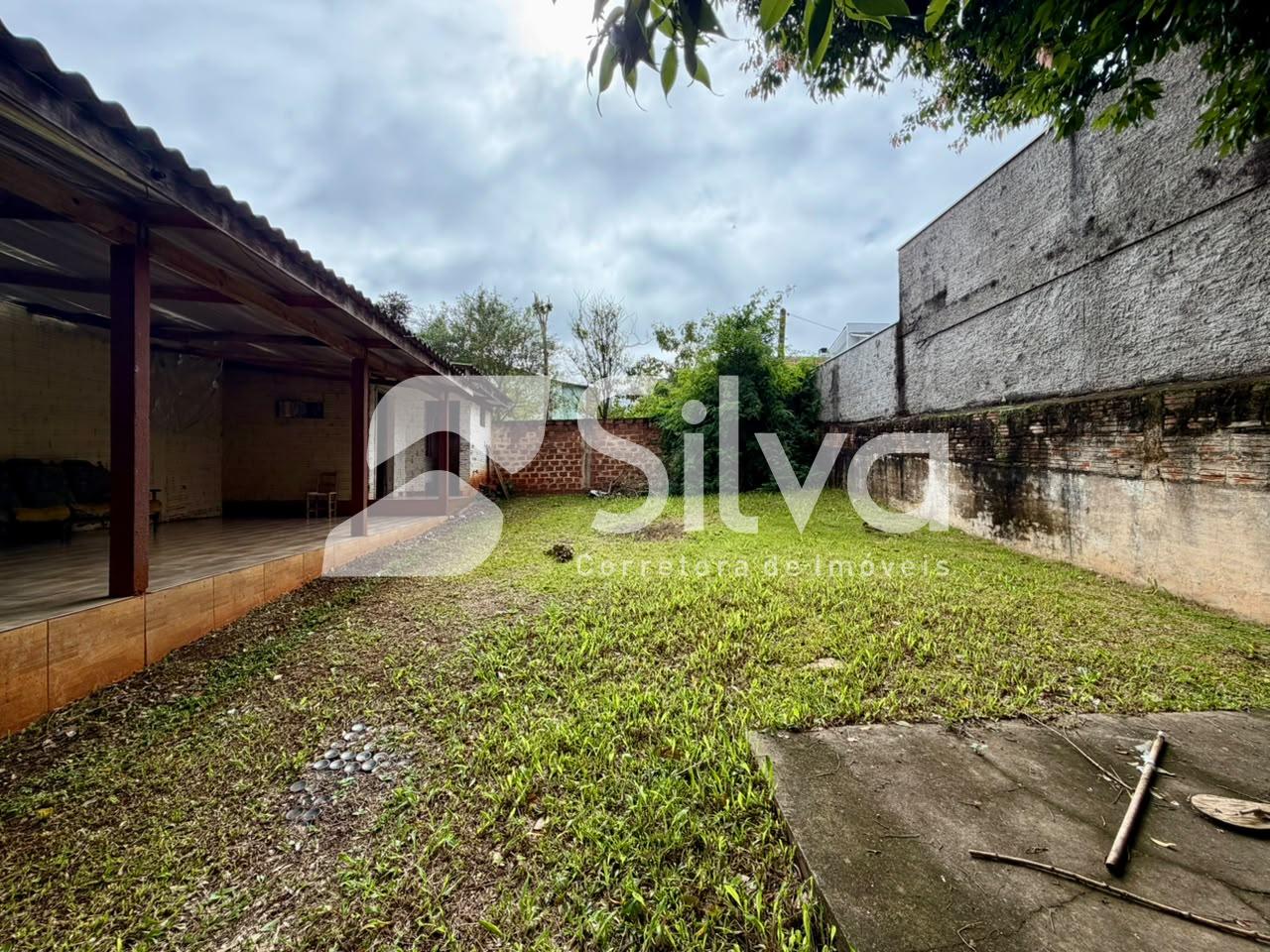 Casa à venda localizada no Bairro das Torres, Dois Vizinhos-PR.