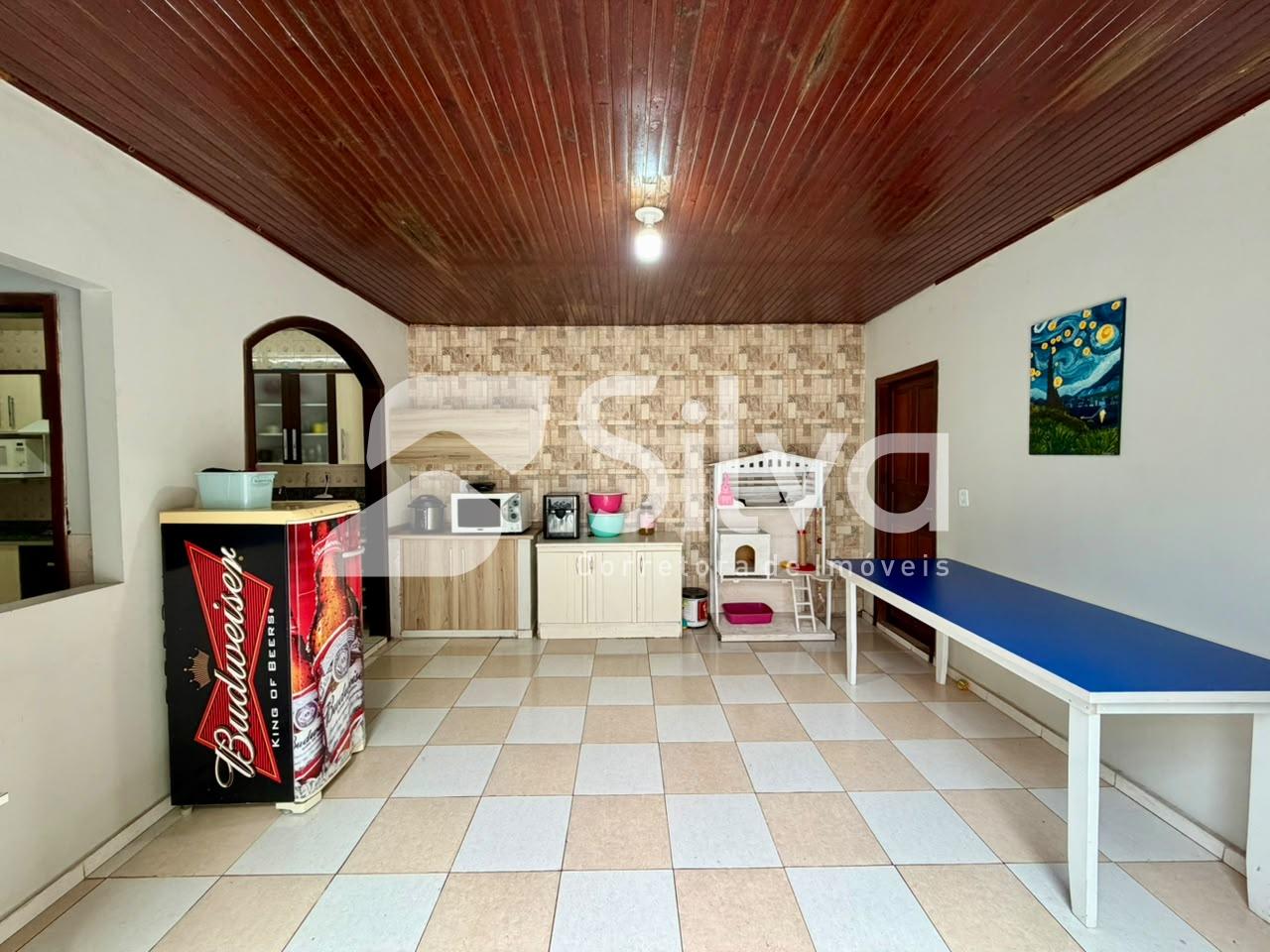 Casa à venda localizada no Bairro das Torres, Dois Vizinhos-PR.
