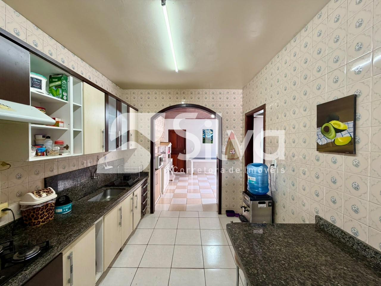 Casa à venda localizada no Bairro das Torres, Dois Vizinhos-PR.