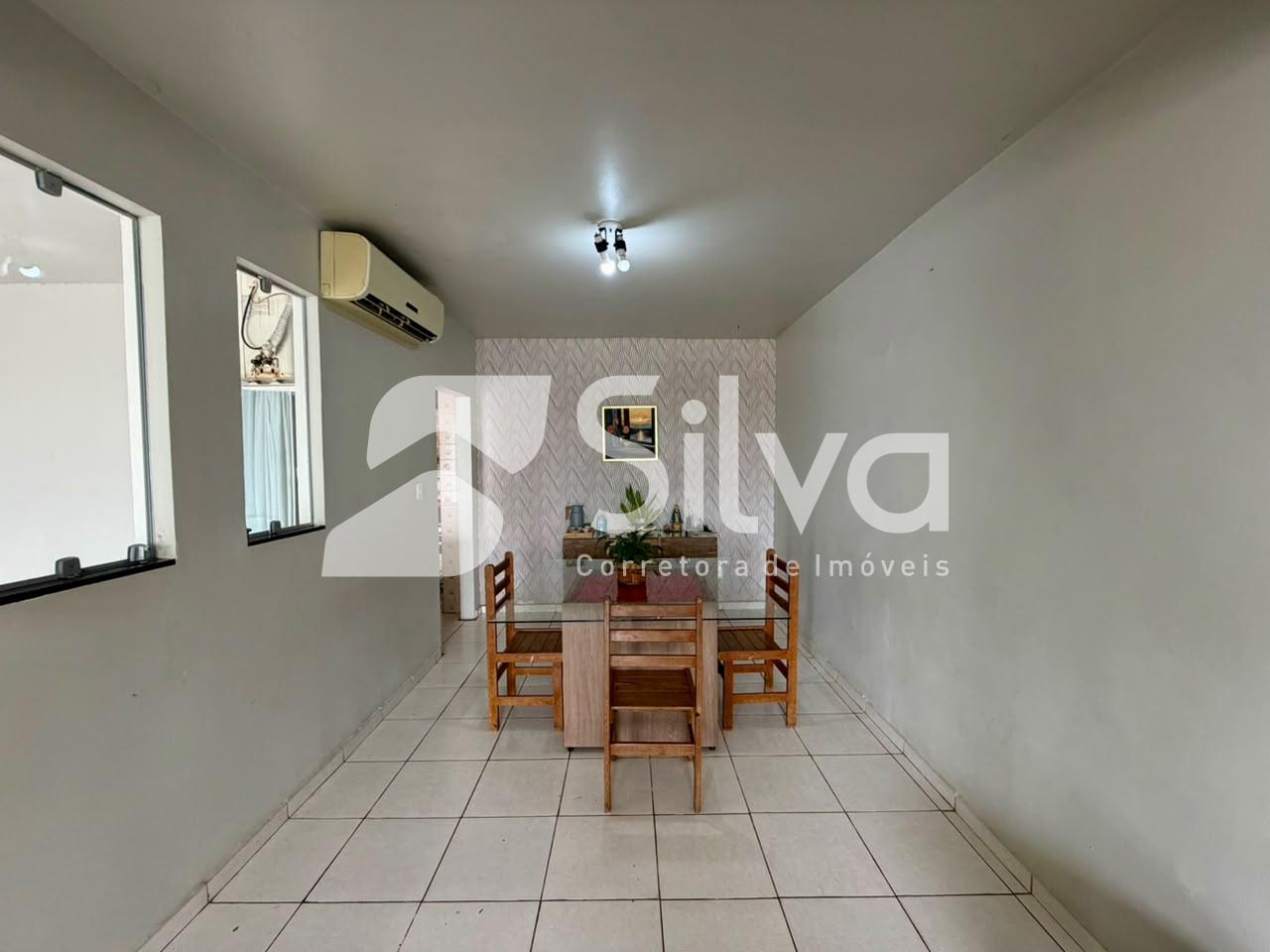 Casa à venda localizada no Bairro das Torres, Dois Vizinhos-PR.