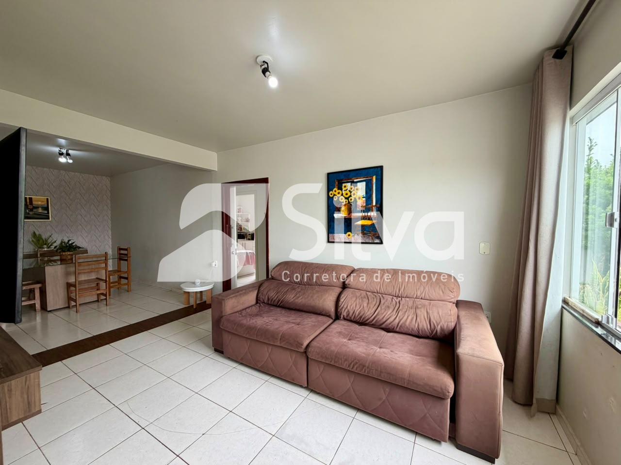 Casa à venda localizada no Bairro das Torres, Dois Vizinhos-PR.