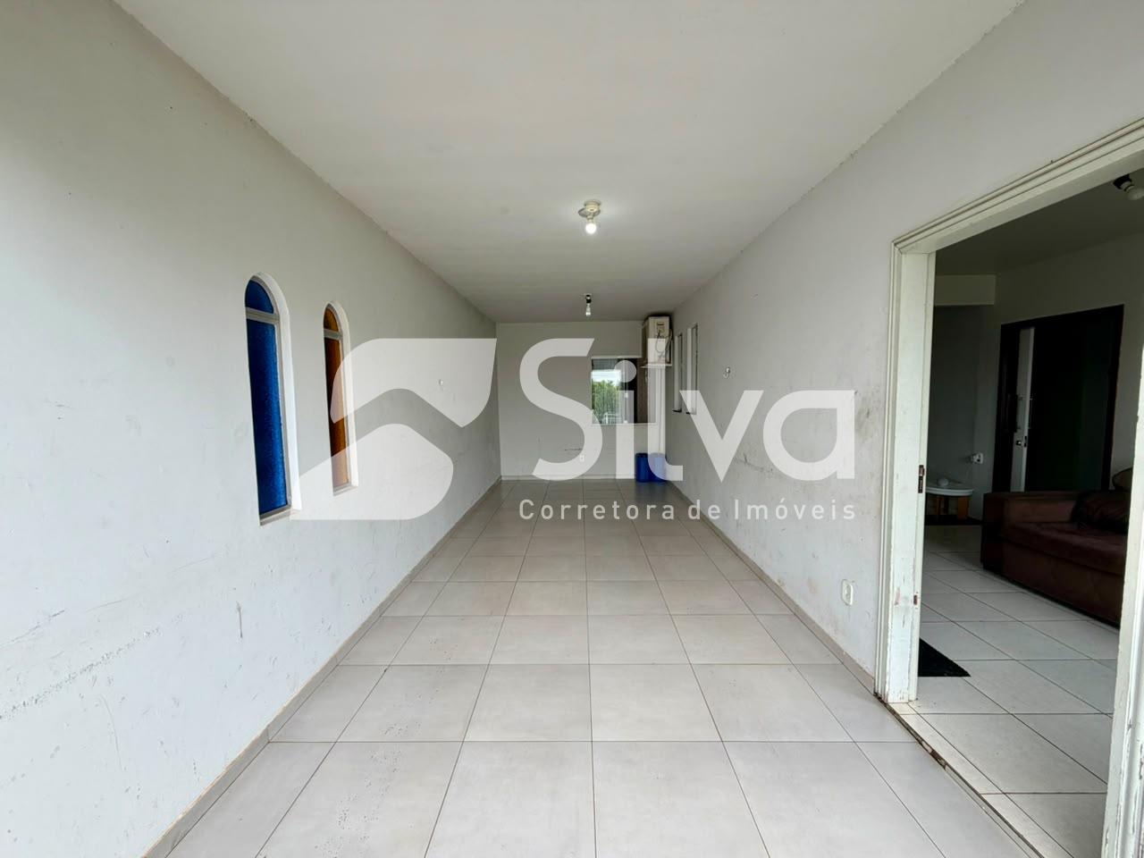 Casa à venda localizada no Bairro das Torres, Dois Vizinhos-PR.