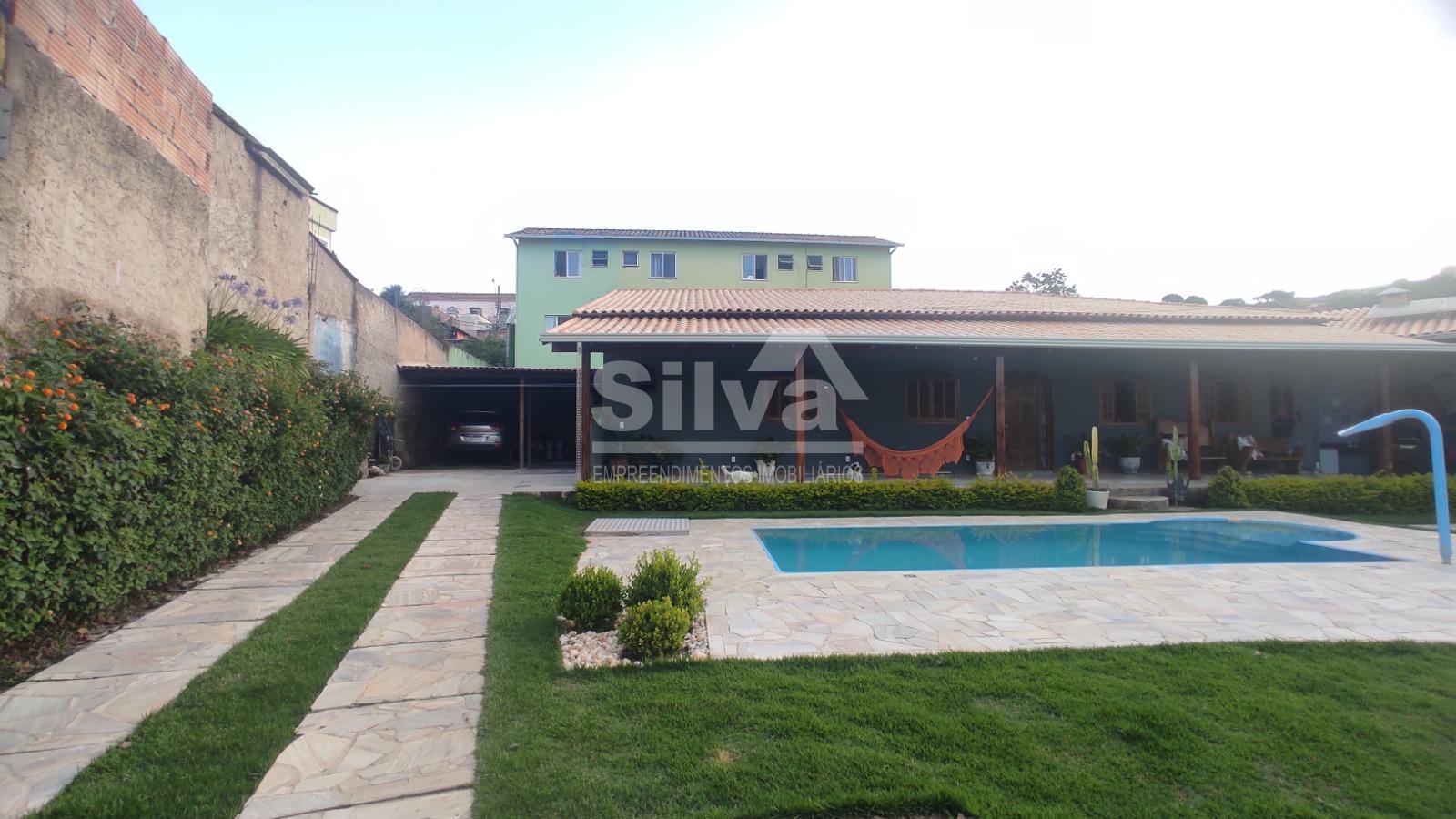 Casa com Piscina no bairro Veneza, em Ribeir?o das Neves. 5 qu...