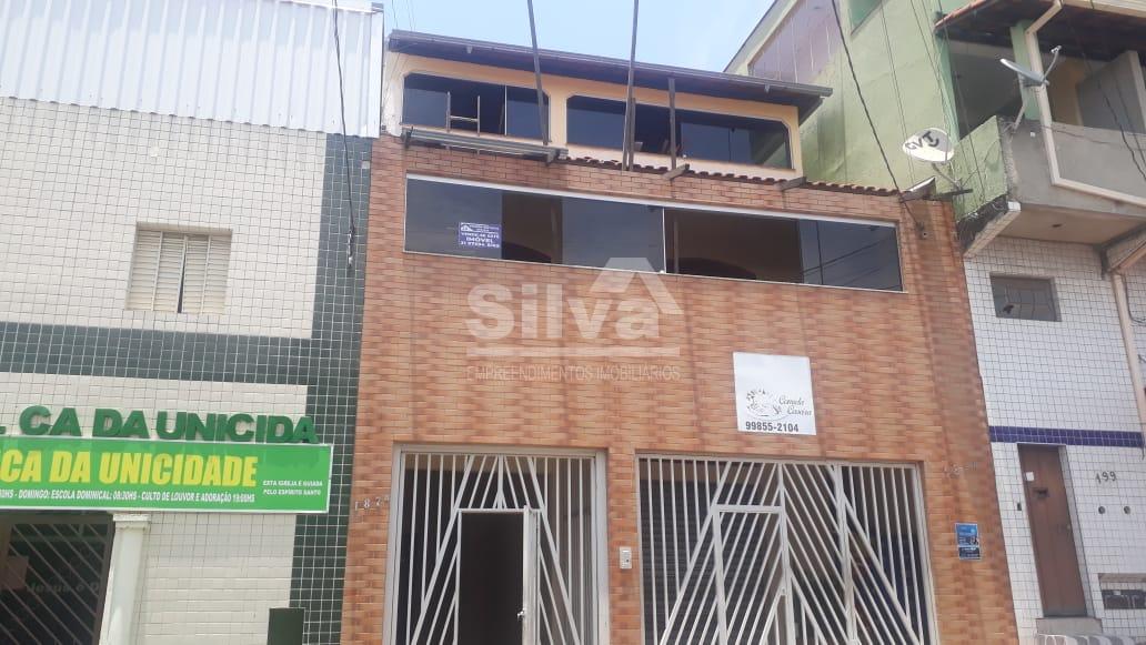 Casa com Espaço Comercial à Venda, Garantia de Renda Extra 