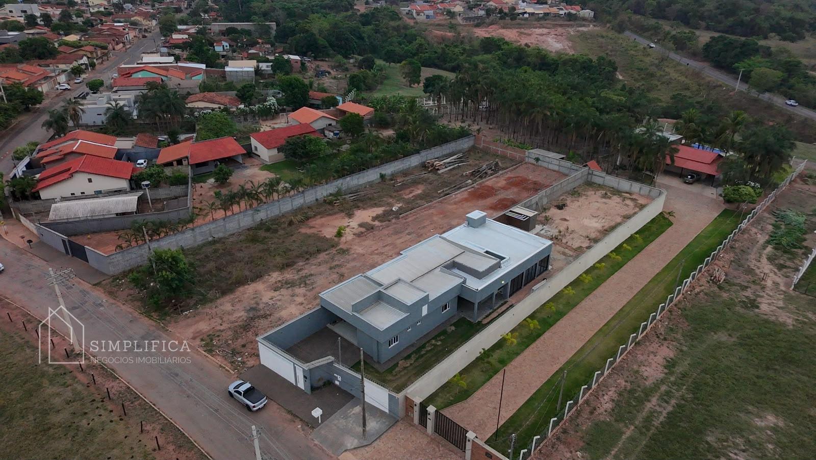 Casa à Venda em Pontalina  GO  4 Quartos, Suíte Master e 1.130 m²