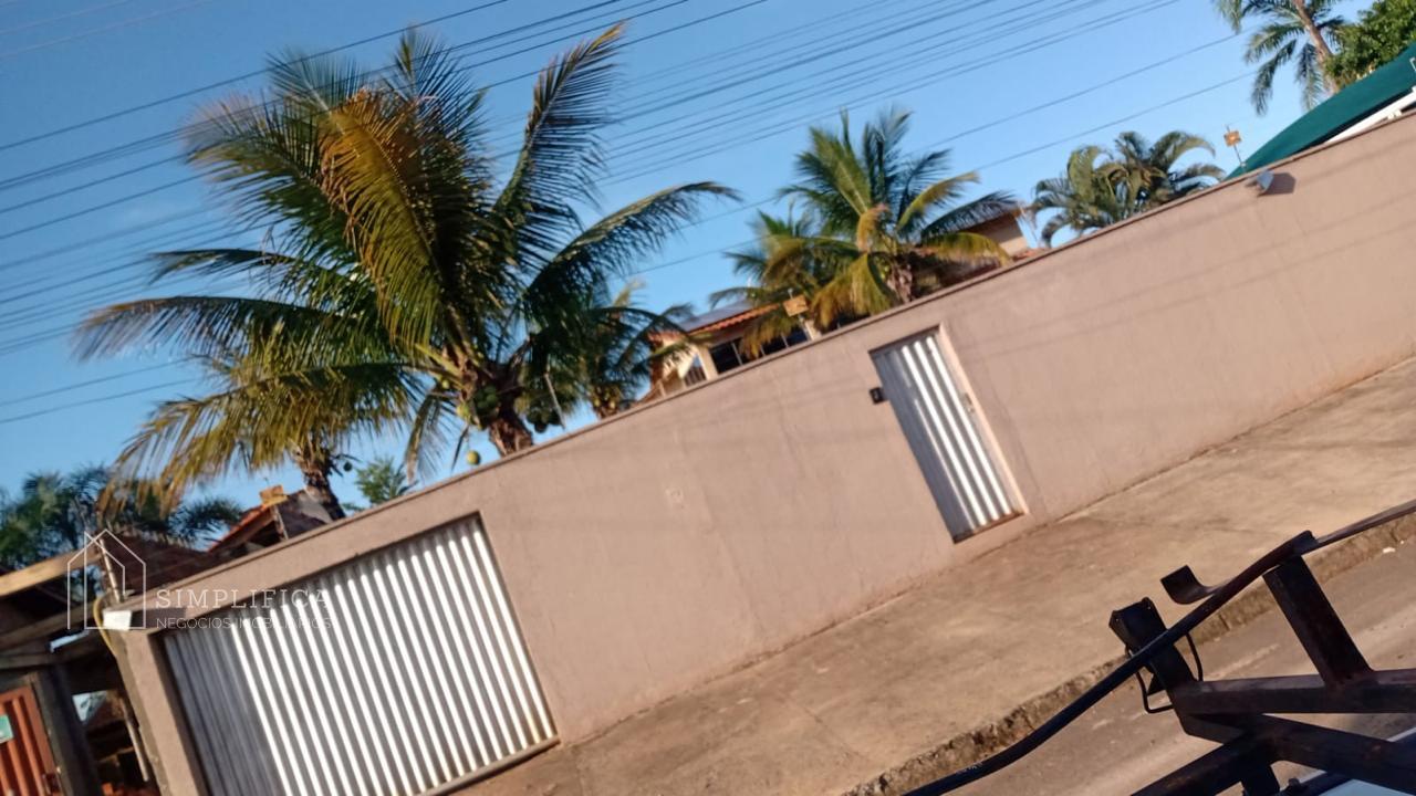 Sobrado à Venda em Trindade  GO com 4 Quartos e Piscina Aquecida