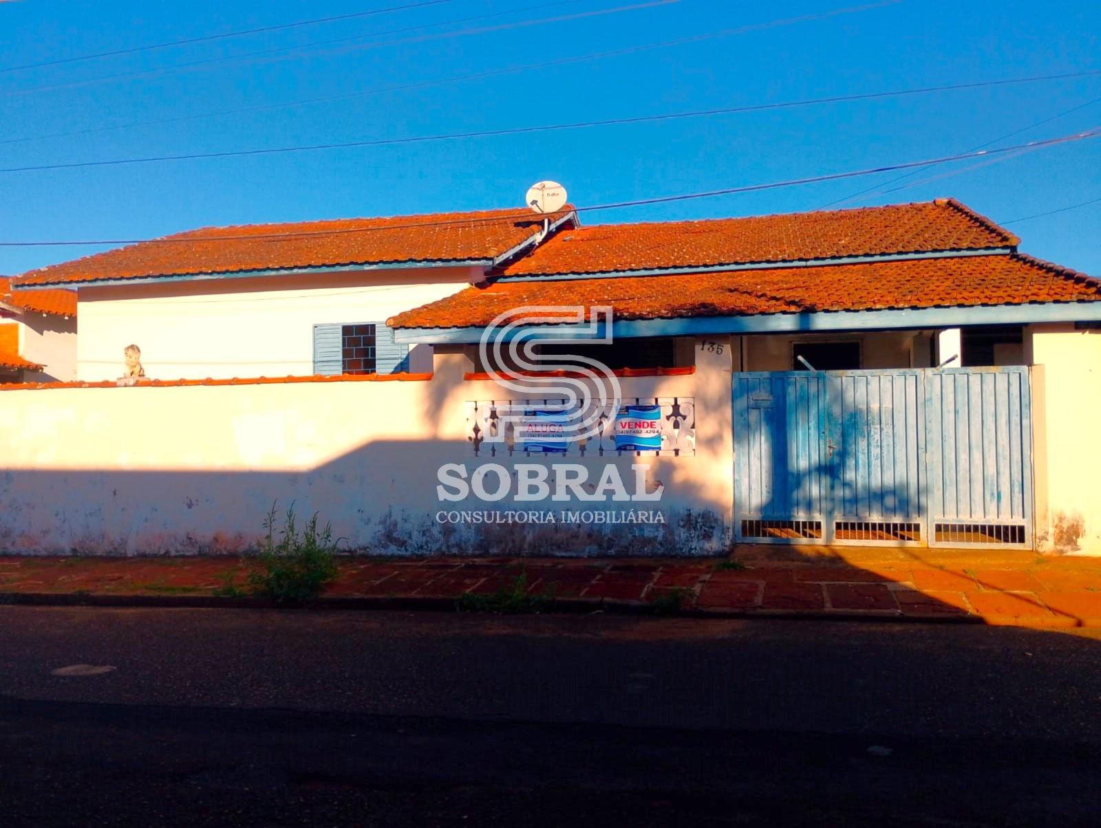 Casa à venda próximo à Mercado, farmácia, escolas, AGUAS DE SA...