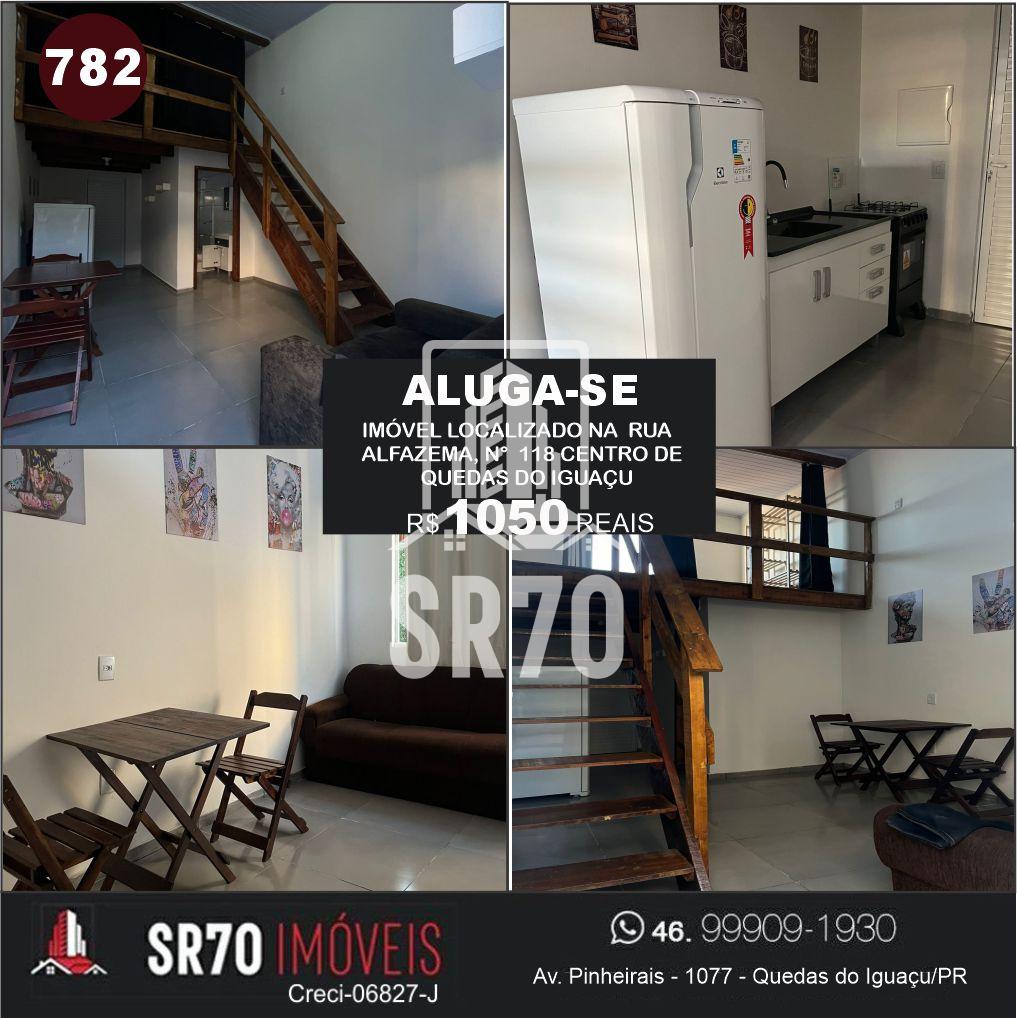 Kitnet semi mobiliada, com um quarto, sala, cozinha, banheiro e lavanderia.