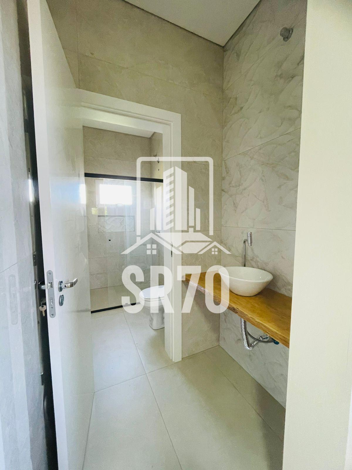 Casa com 3 dormitrios para locao, CENTRO, QUEDAS DO IGUACU - PR