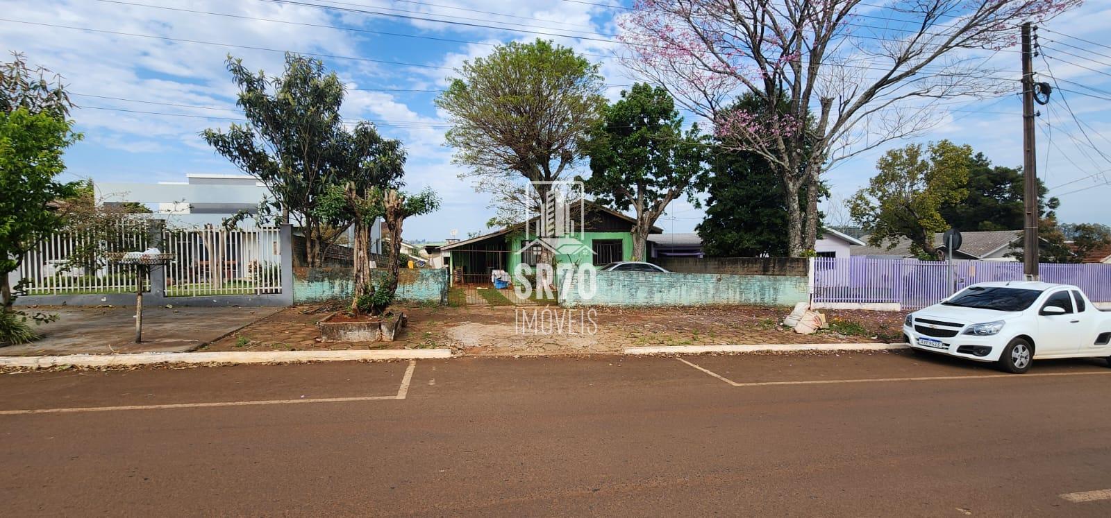 Casa com 3 dormitrios  venda, CENTRO, QUEDAS DO IGUACU - PR