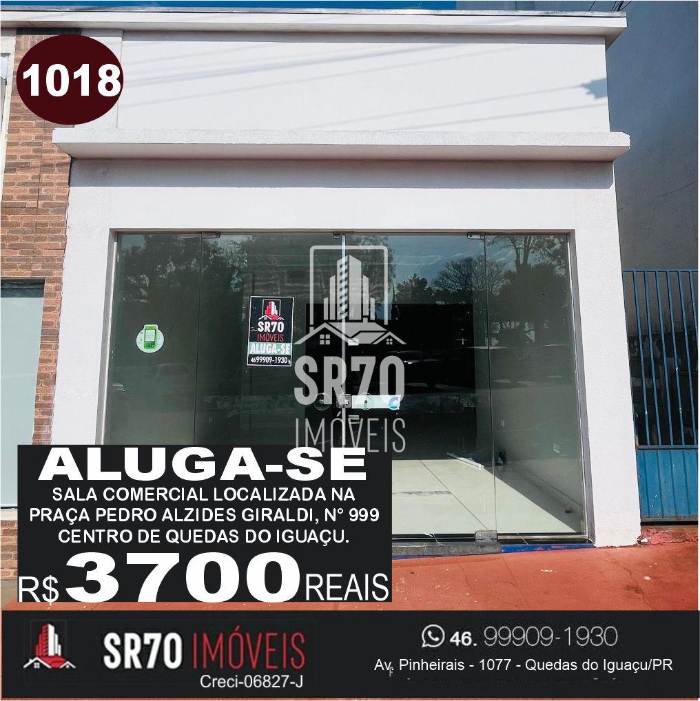 Aluga-se Sala comercial com um banheiro. Localizada na Praa Pedro Alzides Giraldi no Centro.