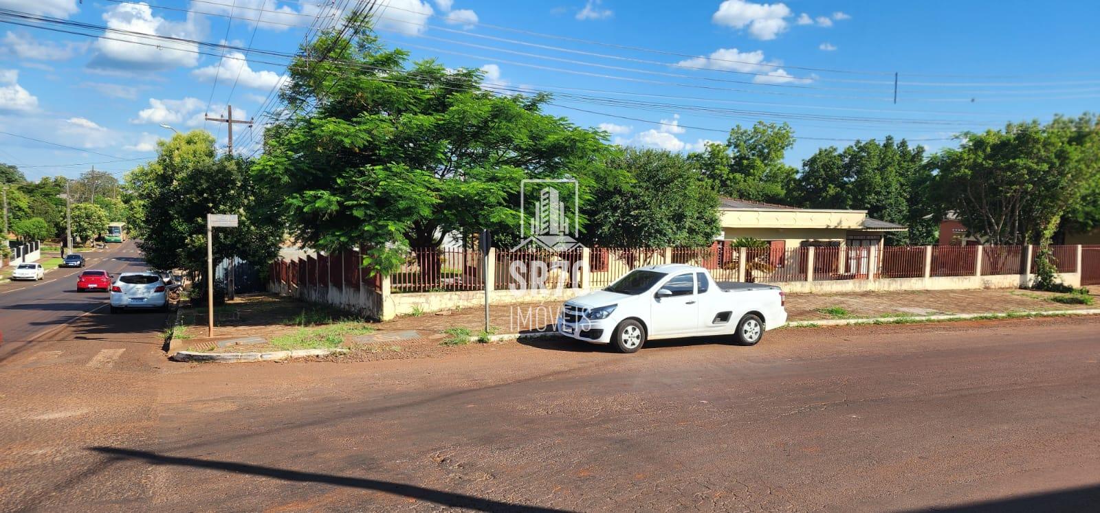 Casa com 4 dormitrios  venda, CENTRO, QUEDAS DO IGUACU - PR