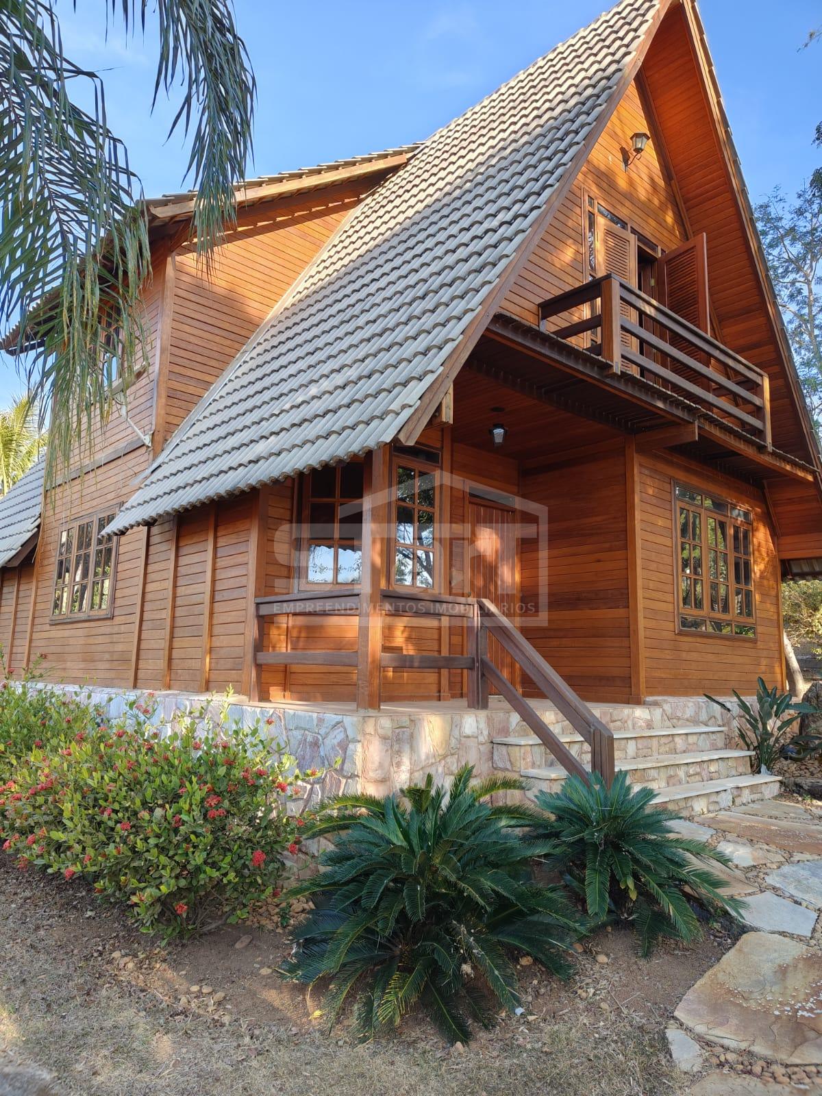 Excelente Casa de Madeira no Condados da Lagoa por R  1.300.000