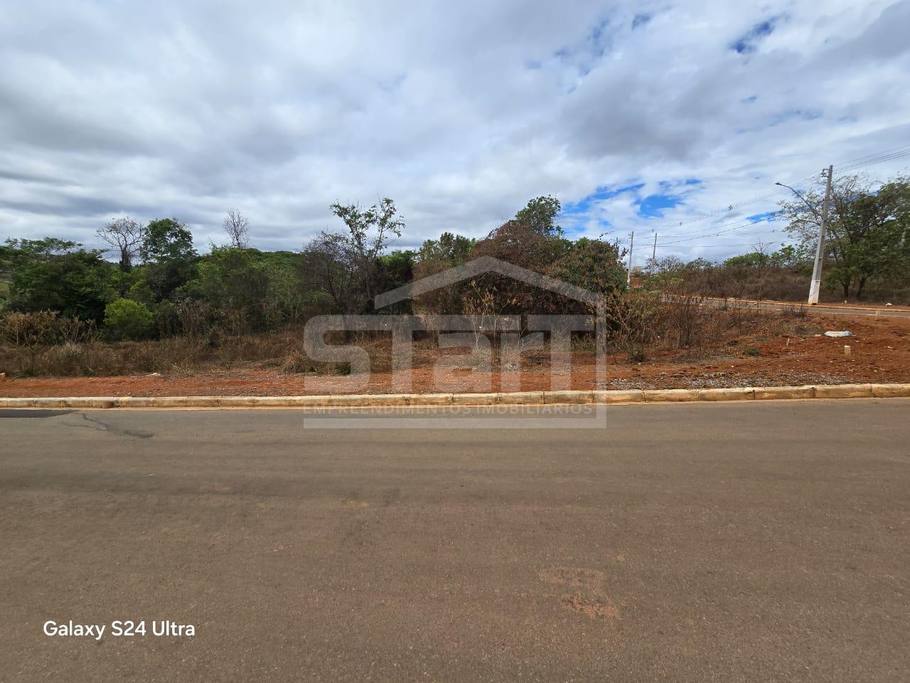 OPORTUNIDADE IMPERDÍVEL  LOTE AMPLO À VENDA NO BAIRRO AMADEUS