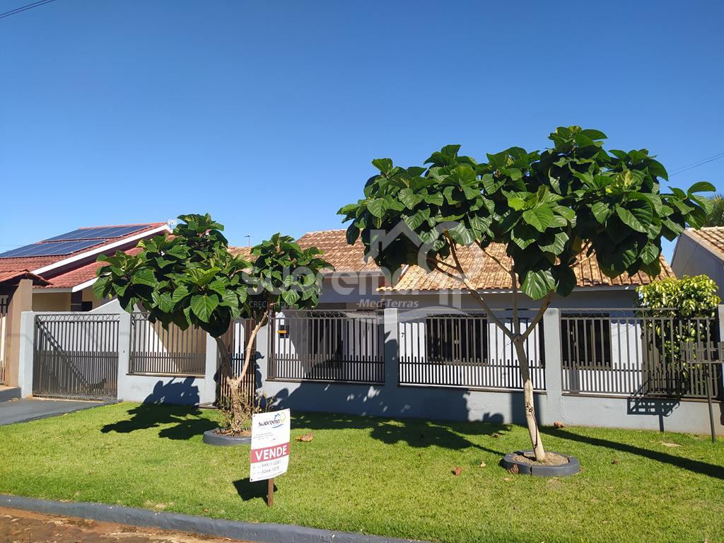 Casa com piscina, 3 dormitrios, Bairro Cond, MEDIANEIRA - PR