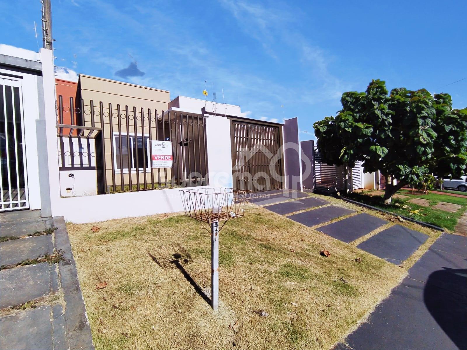 CASA DE LAJE A VENDA NO BAIRRO CONDA EM MEDIANEIRA. APTA A FIN...